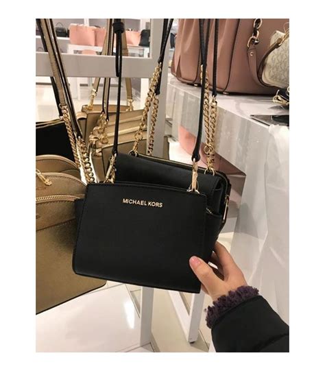 harga tas michael kors indonesia|michael kors selempang.